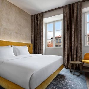 Camera con letto king size